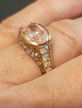 Victoria Wieck Pink Oval Absolute Size 5 Ring